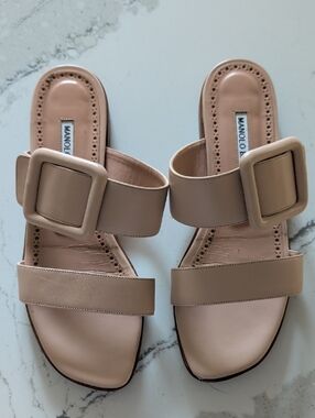 Manolo Blahnik Beige Leather Buckle Slide Sandals 38